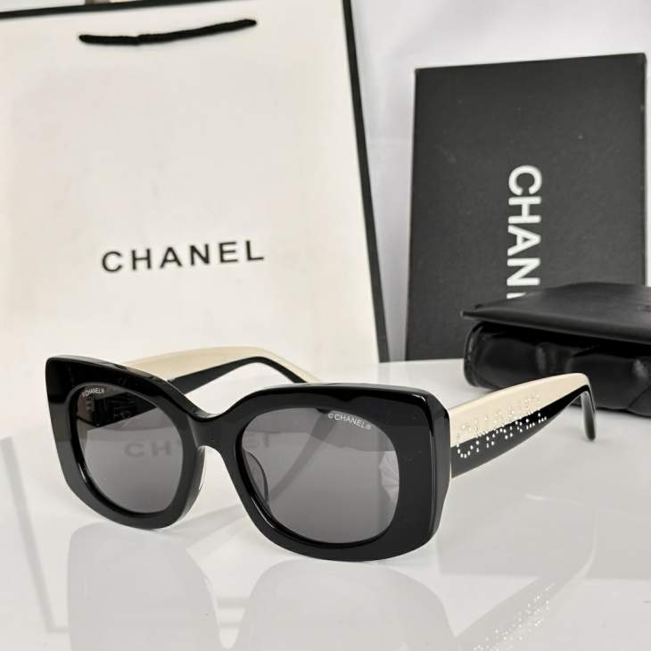 Picture of Chanel Sunglasses _SKUfw79338875fw